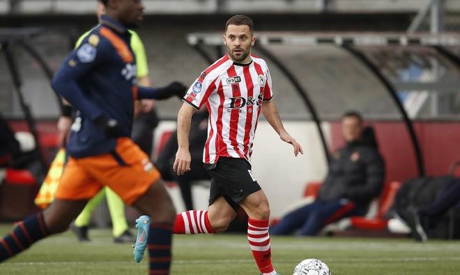 而海港的边 而海港的边