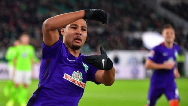 终场哨响前 终场哨响前