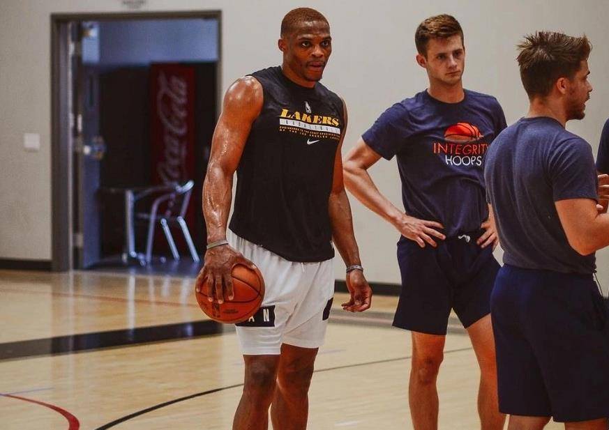 贴网小勾 贴网小勾